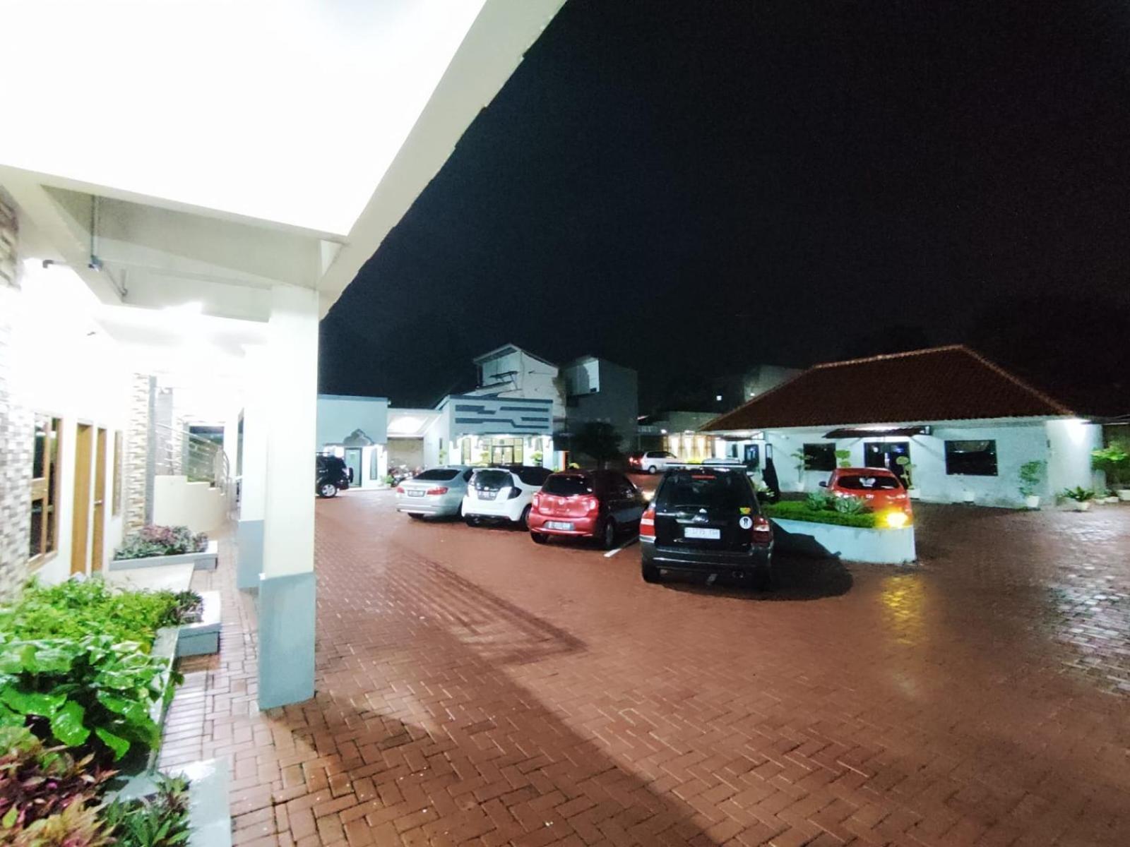 Hotel Cibening Purwakarta Exterior foto