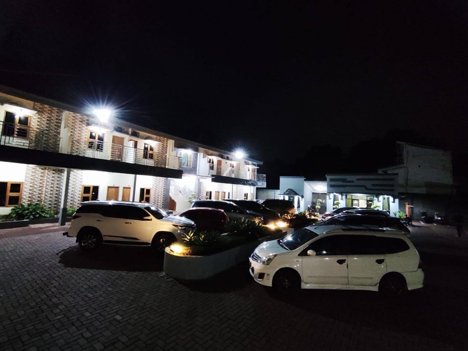Hotel Cibening Purwakarta Exterior foto