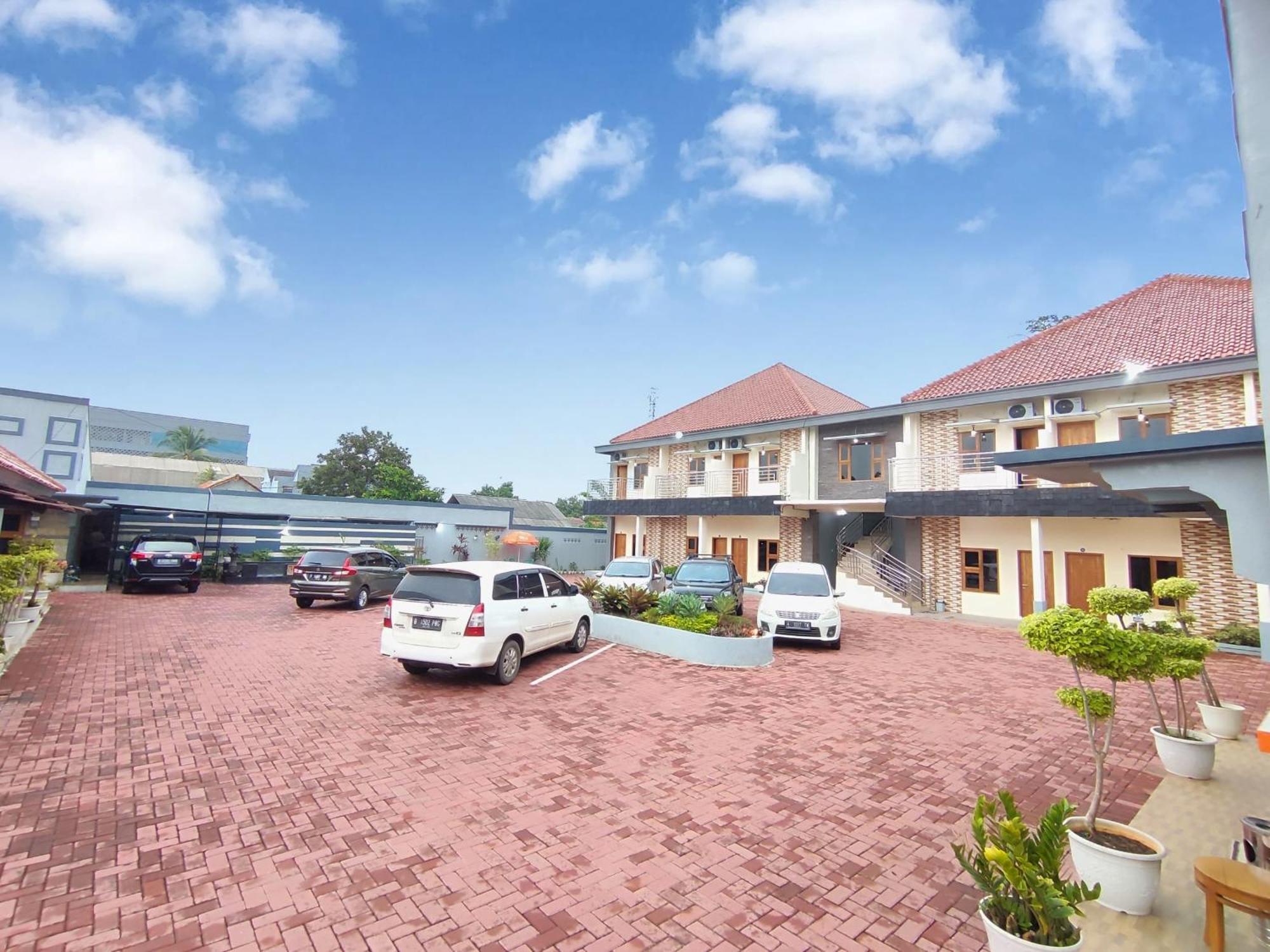 Hotel Cibening Purwakarta Exterior foto